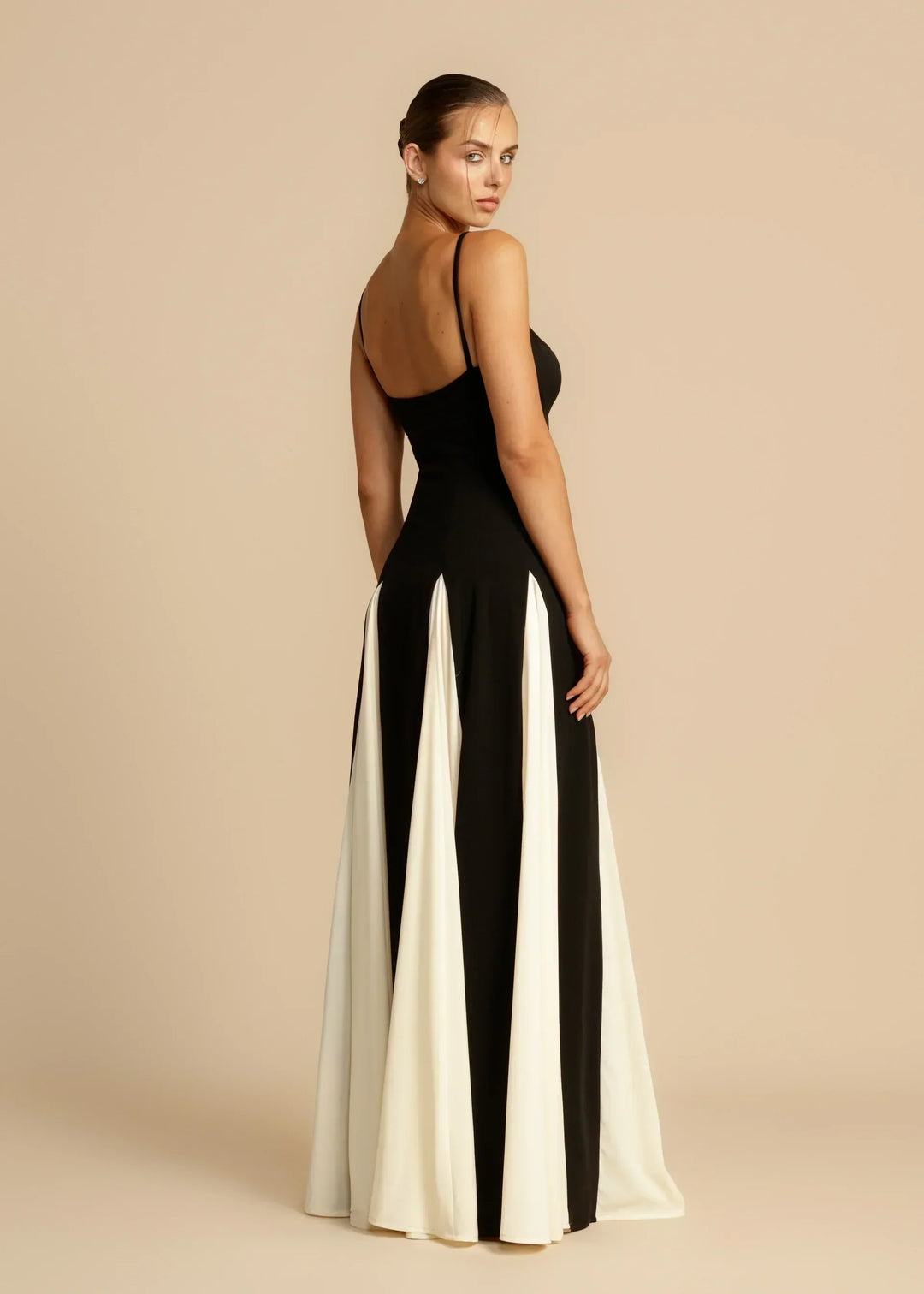 Eva - Elegant Maxi Dress